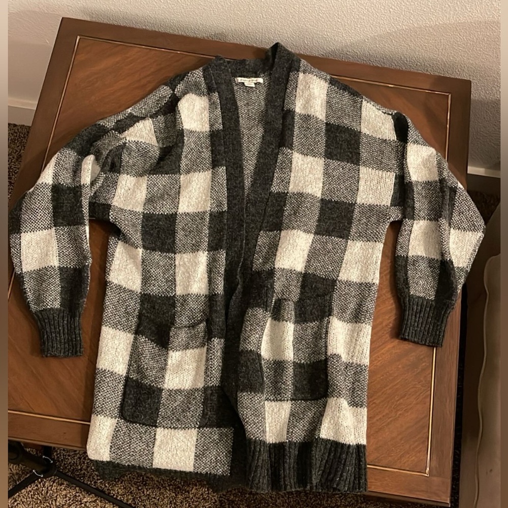 Women’s cardigan one size fits most oversized plaid AE